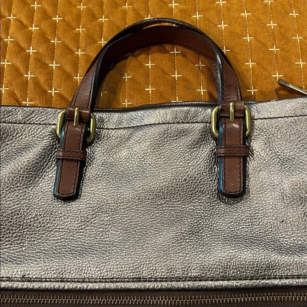 FOSSIL EXPLORER Foldover Bag Silver - Picture 3 of 7